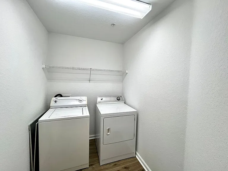 2950 Ashland Ln S — Photo 19