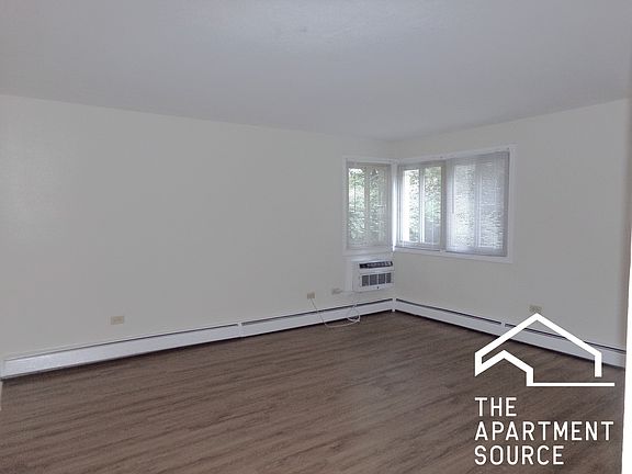 2nd image of 810 Seward St #101