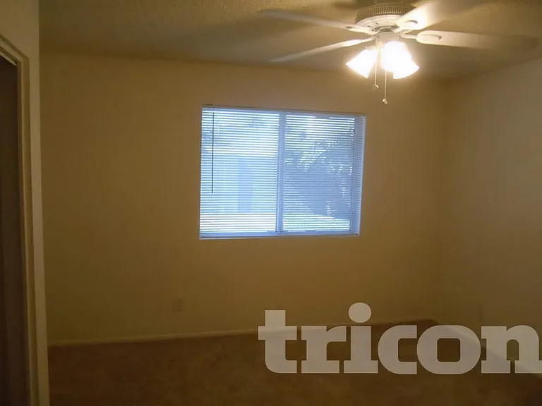 3226 N Ellis St — Photo 7