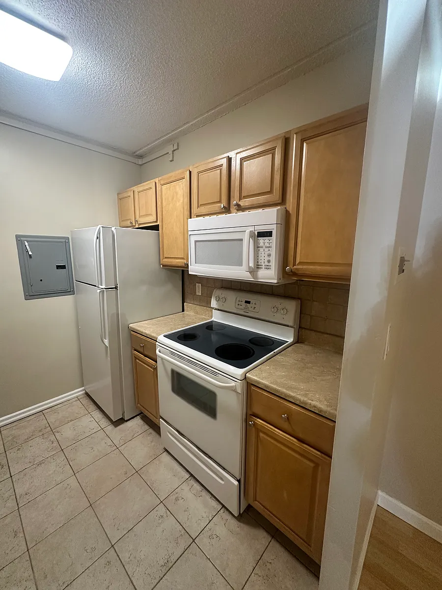 Building Photo - 12-16 Ellery St #105