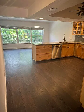 2 bed, 3367 sqft, $3,200 — Photo 4