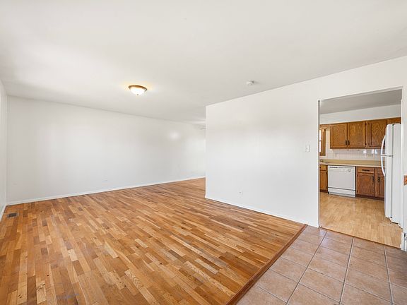 4th image of 4024 W 172nd Pl