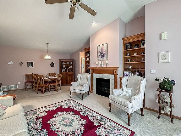 5th image of 9505 Garnet Ln