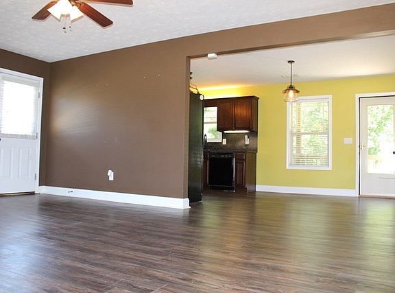 4th image of 802 Lee Road 2087