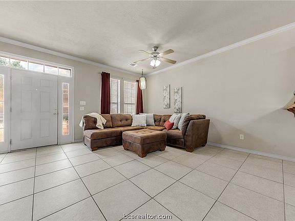 5th image of 118 Forest Dr
