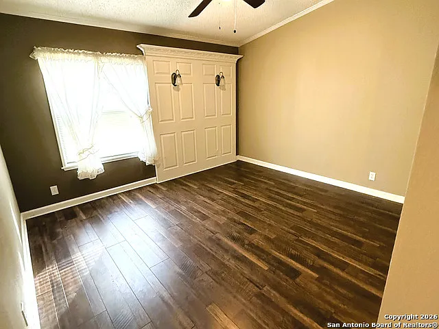 212 Thornton Ln — Photo 24