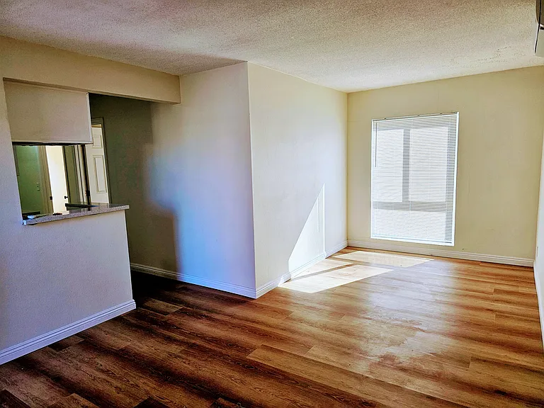 12511 Sunswept Ave #4 — Photo 12