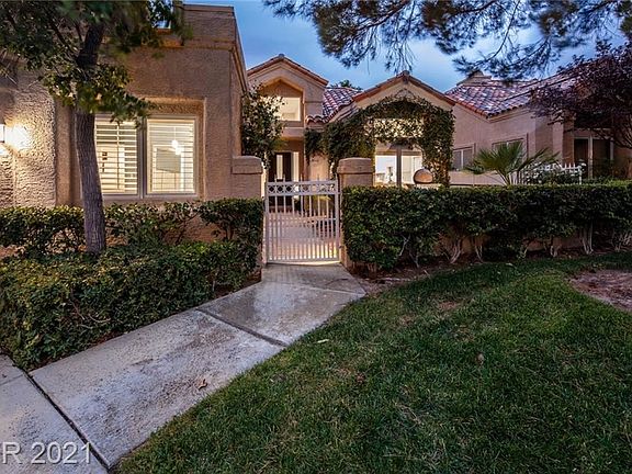 3rd image of 8161 Round Hills Cir