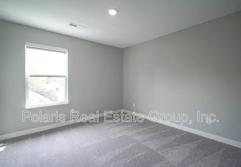 673 Golborne St — Photo 29