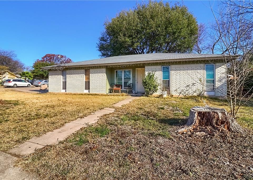 1st image of 208 E Longspur Blvd