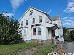 93 Mathewson St, Griswold, CT 06351