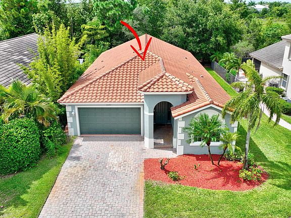 3rd image of 2280 SW Newport Isles Boulevard