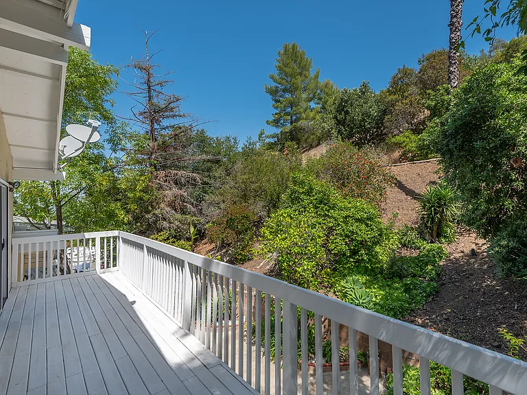 17092 Escalon Dr — Photo 22