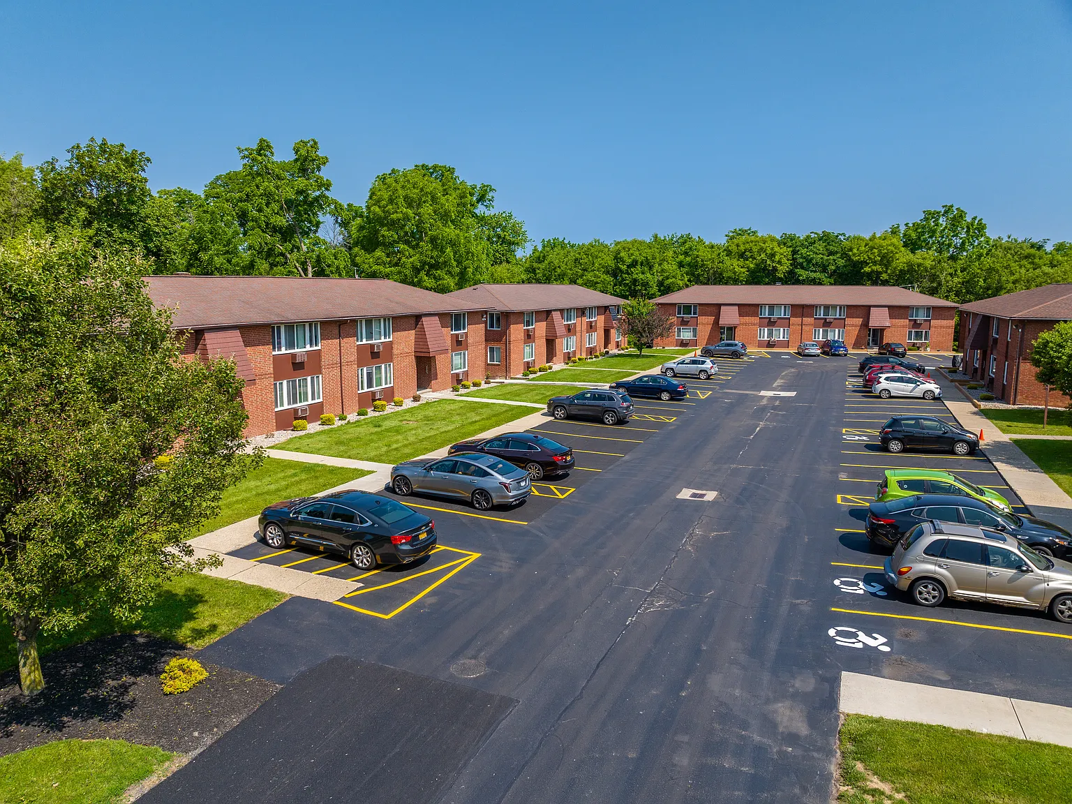 Ridgeway Garden Apartments — Photo 1