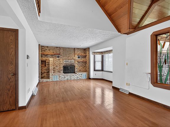 5th image of 6284 Stofer Rd