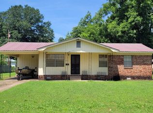 731 N 8th St, Augusta, AR 72006