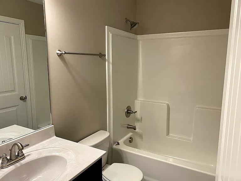 555 Heritage Pointe Dr #B — Photo 5