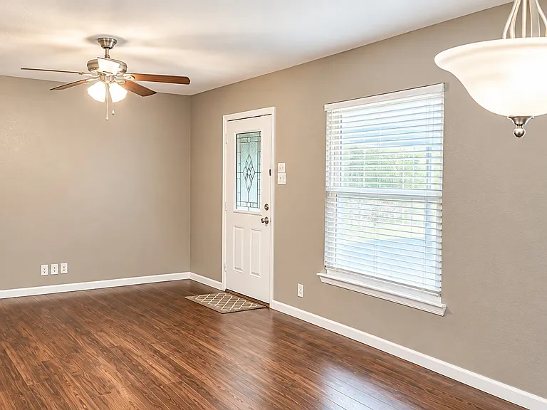 10518 Galena St — Photo 3