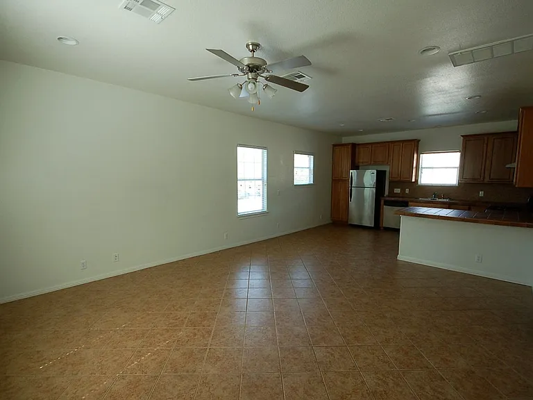 5100 Caswell Ave — Photo 3