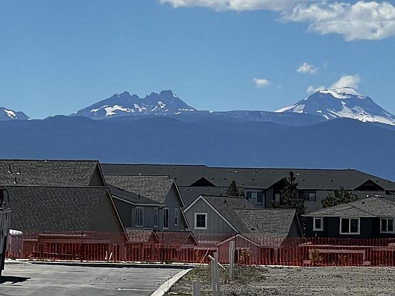 2nd image of 3890 NE Petrosa Ave