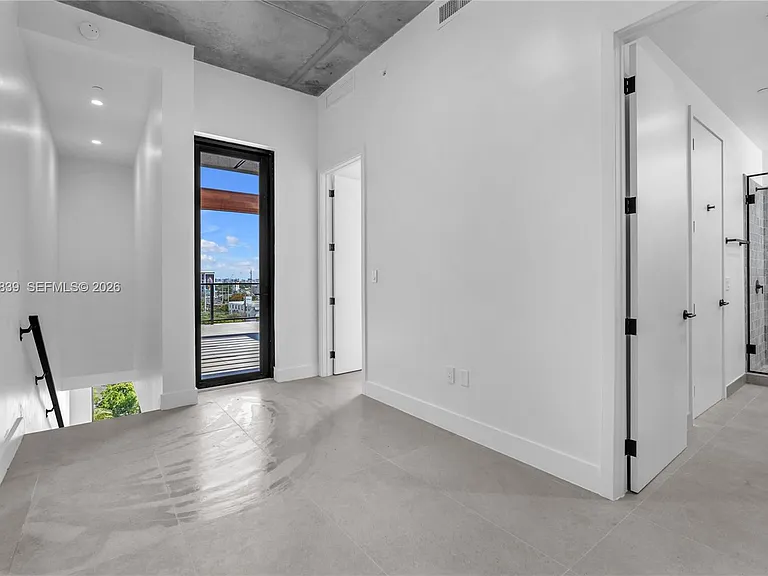 91 NW 27th St #501 — Photo 13
