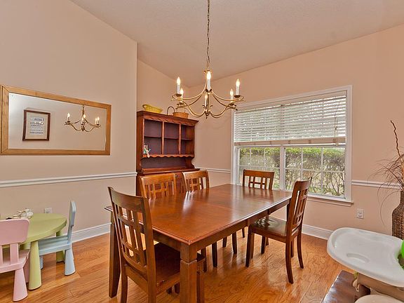 5th image of 3624 Tiger Point Blvd