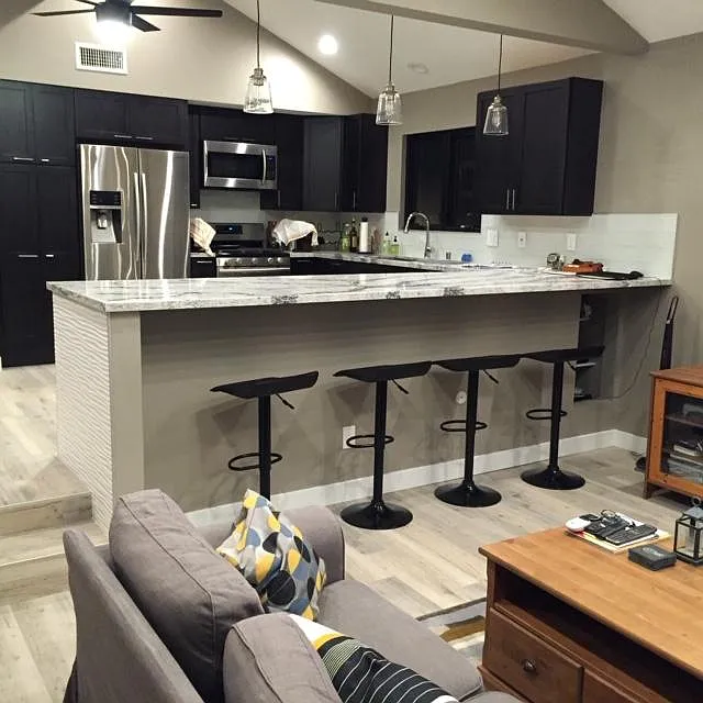3 bed, 1200 sqft, $9,500 — Photo 2