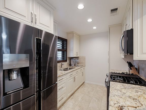 3rd image of 307 ANTON DR