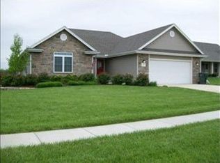 4327 SW Misty Harbor Dr, Topeka, KS 66610