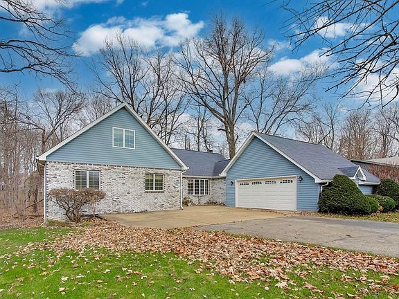 2nd image of 591 Glenwood Dr