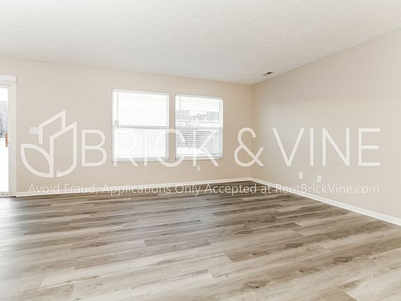 5th image of 995 Schauer Dr