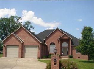 4035 Ridgeview Ln, Hurricane, WV 25526