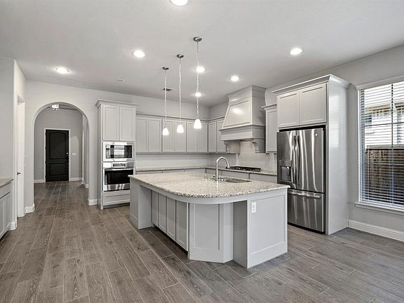 3rd image of 4532 Sir Craig Dr