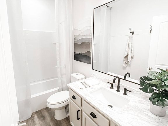 5th image of 1491 E Canary Dr