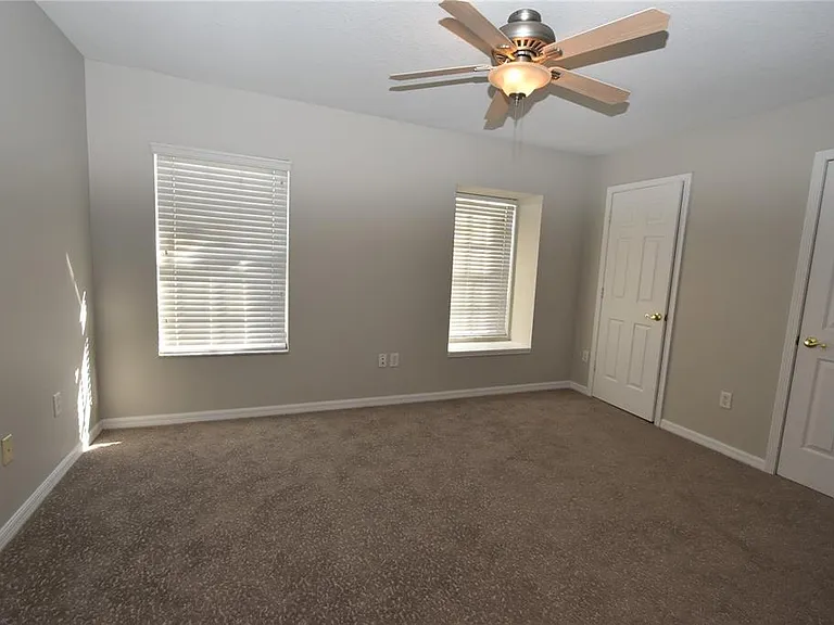 4901 Elizabeth Anne Cir — Photo 10