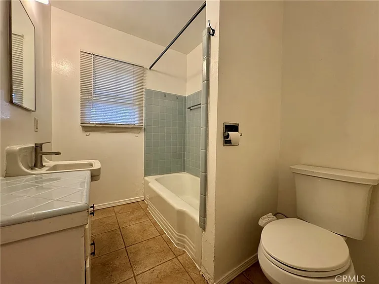 396 S Pasadena Ave #D — Photo 8