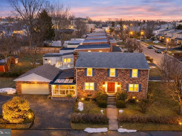 856 Martin Ave, Bryn Mawr, PA 19010