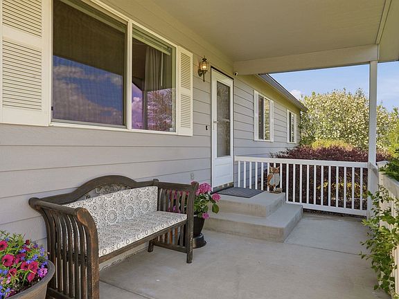 3rd image of 6211 N Blue Skies Ln