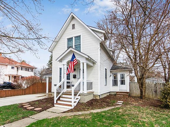 3rd image of 318 W 4th St