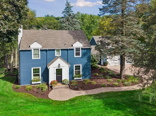 2526 Crosby Rd, Wayzata, MN 55391
