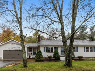 90 Dunstable Rd, North Chelmsford, MA 01863