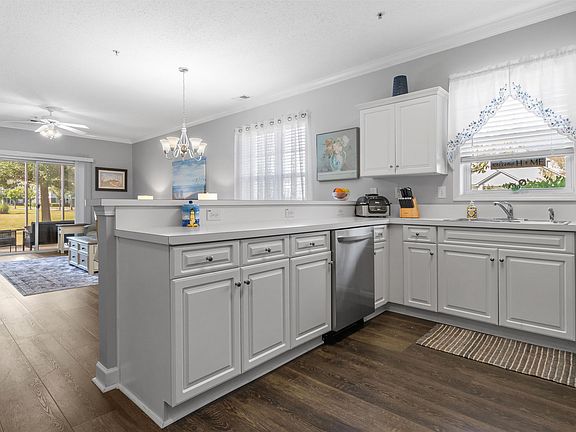 2nd image of 500 Wickham Dr. #1062