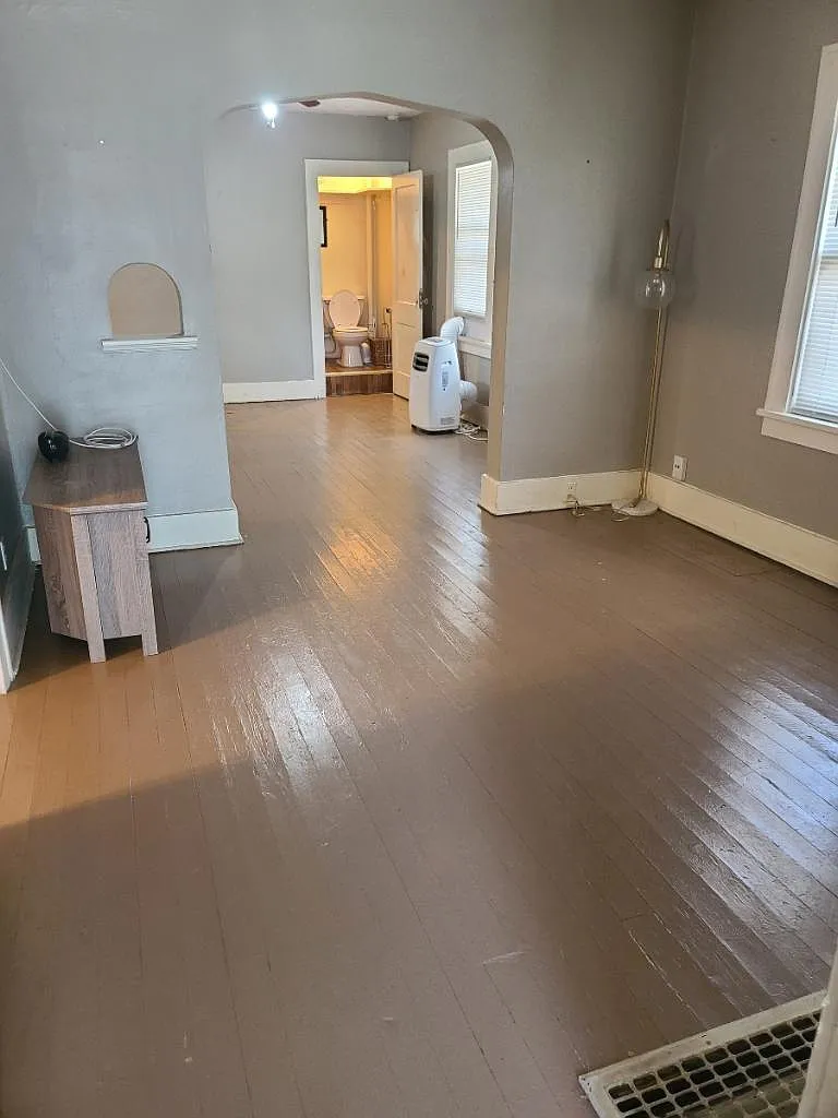 2 bed, 950 sqft, $1,200 — Photo 4