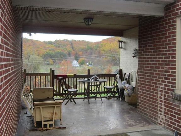 Breezeway/Patio Area