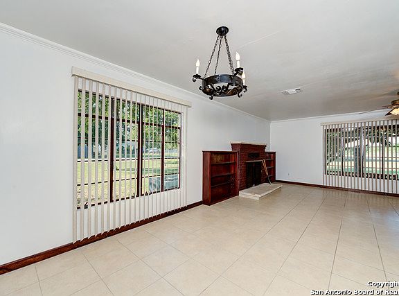5th image of 1706 E Pyron Ave