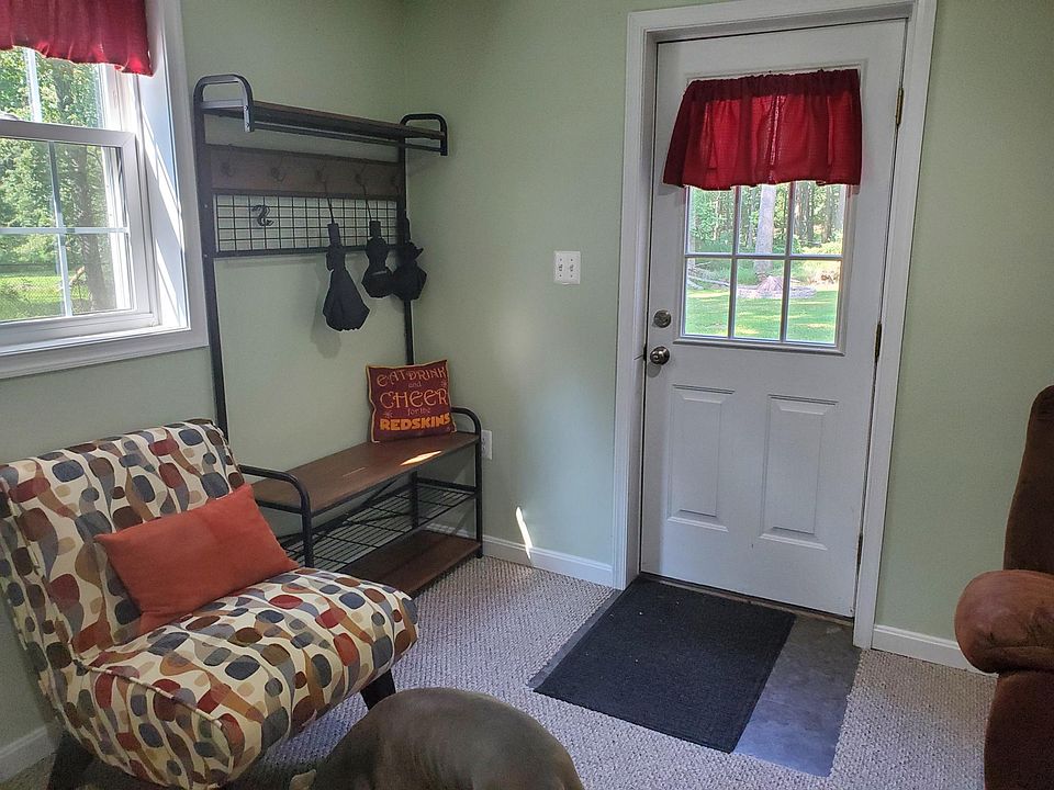 Entryway -- with coat rack & shoe bench