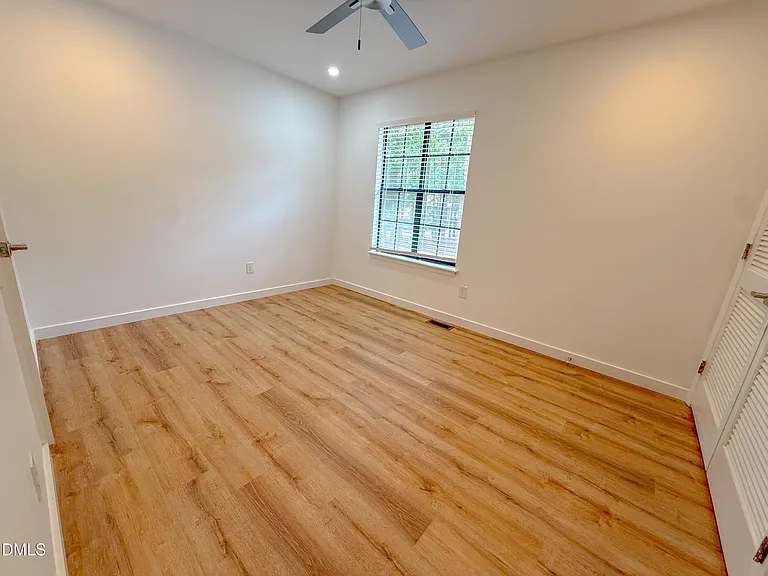 4247 The Oaks Dr — Photo 14