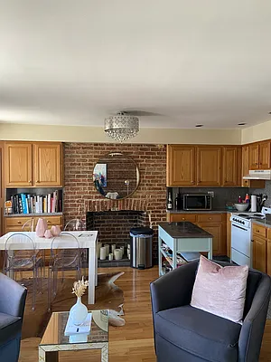 Rented by Argy Realty Inc | media 22