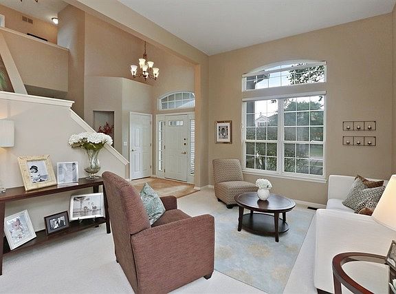 3rd image of 2300 Somerset Ln