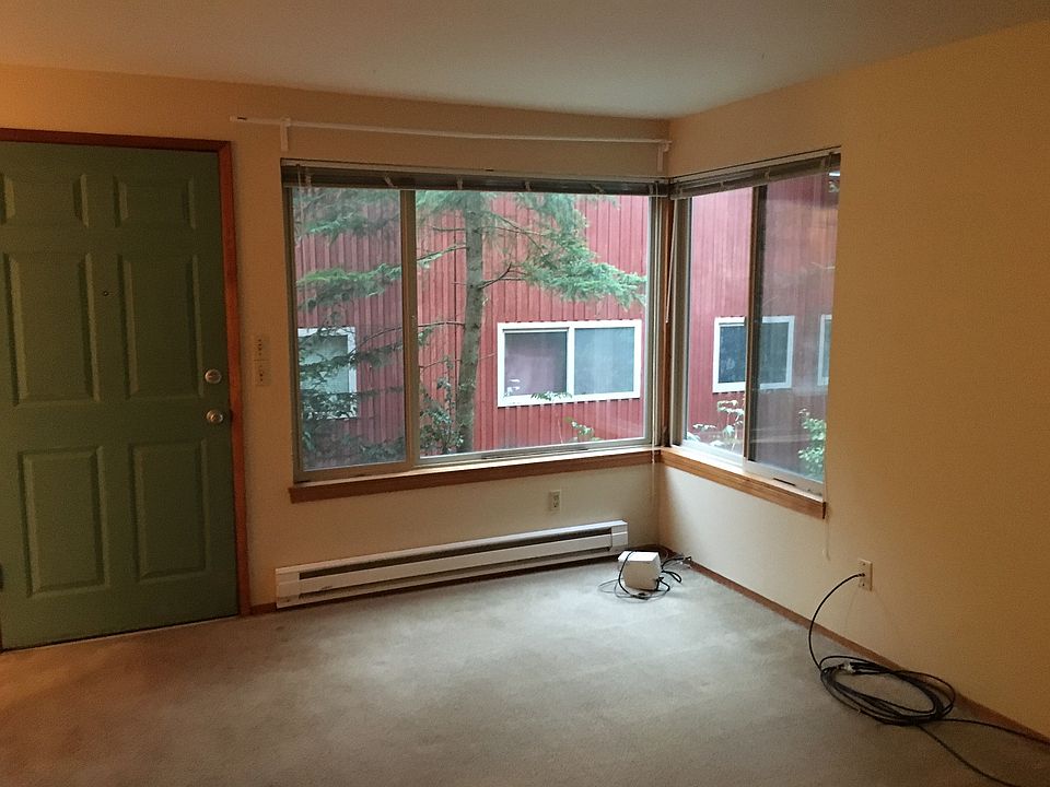 2nd image of 12051 32nd Ave NE